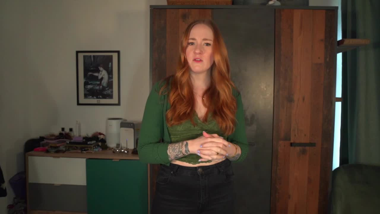 FionaDagger - Mom I Got My Dick Stuck