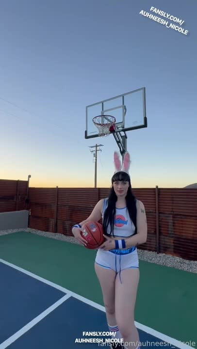 Auhneesh Nicole - Lola Bunny Gets Wild Riding a BBC Outdoors