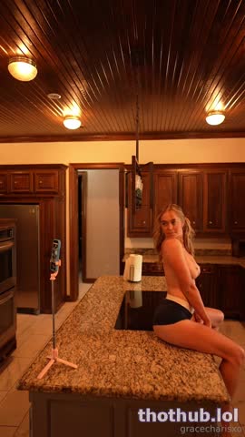 Grace Charis - Home studio