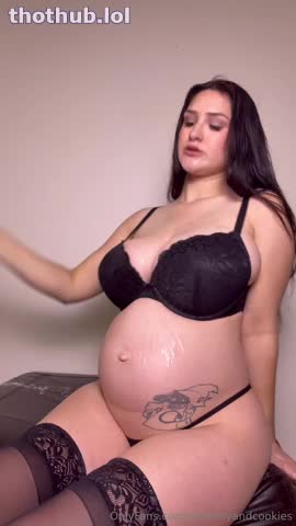Mommyandcookies preggo