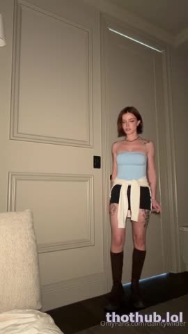 Dainty Wilder JILL VALENTINE’S FULL-BODY INSPECTION