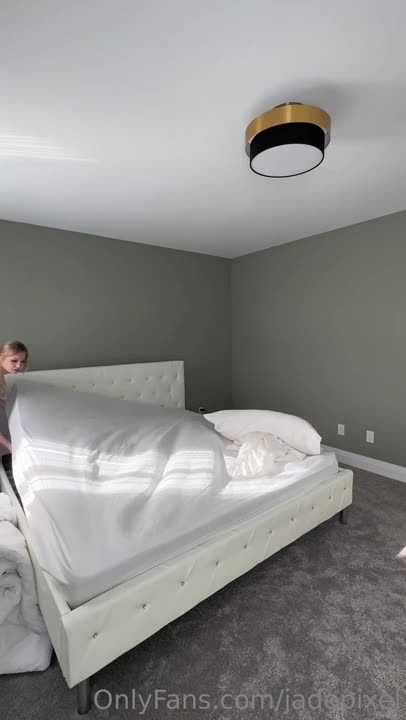 Bella Lynn - Naughty Babysitter Fucks a Married Man