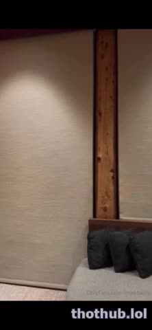 Mia Khalifa snowboard gear