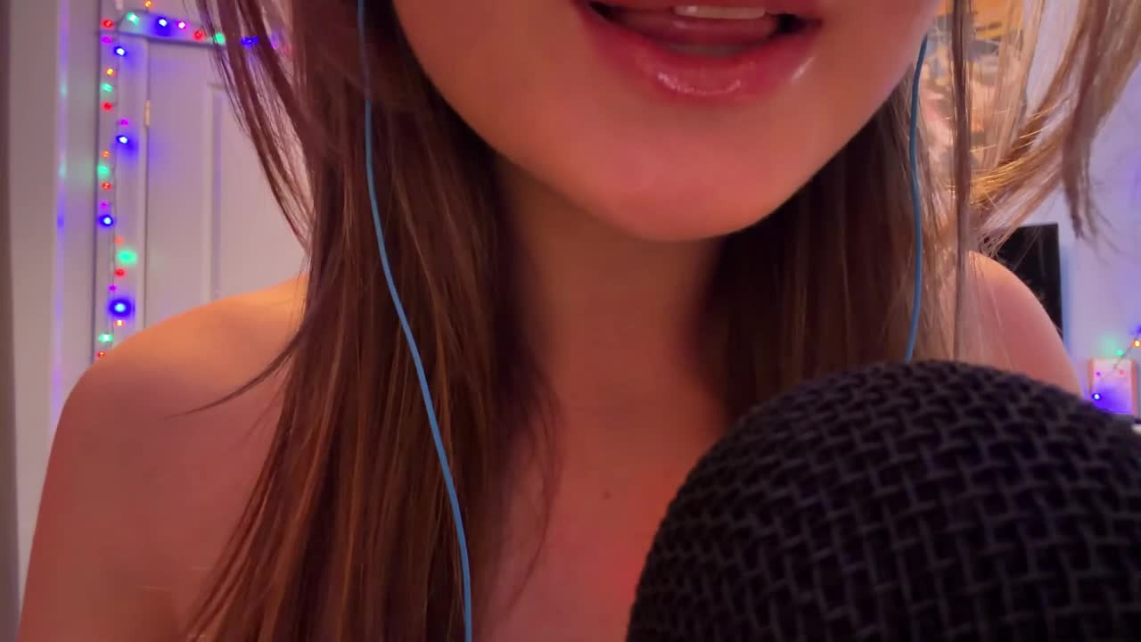 SleepySlugASMR - ASMR Up Close & Personal ???? (Collarbone Tapping, Mouth Sounds & Whispers)