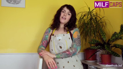 Molly Darling OnlyFans leaked Molly Darling - A Whores Guide To Dinner Parties on HDthot