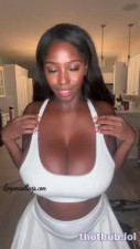 EllieTheEmpress OnlyFans leaked Ellietheempress This bra is very stretchy what do you think on HDthot